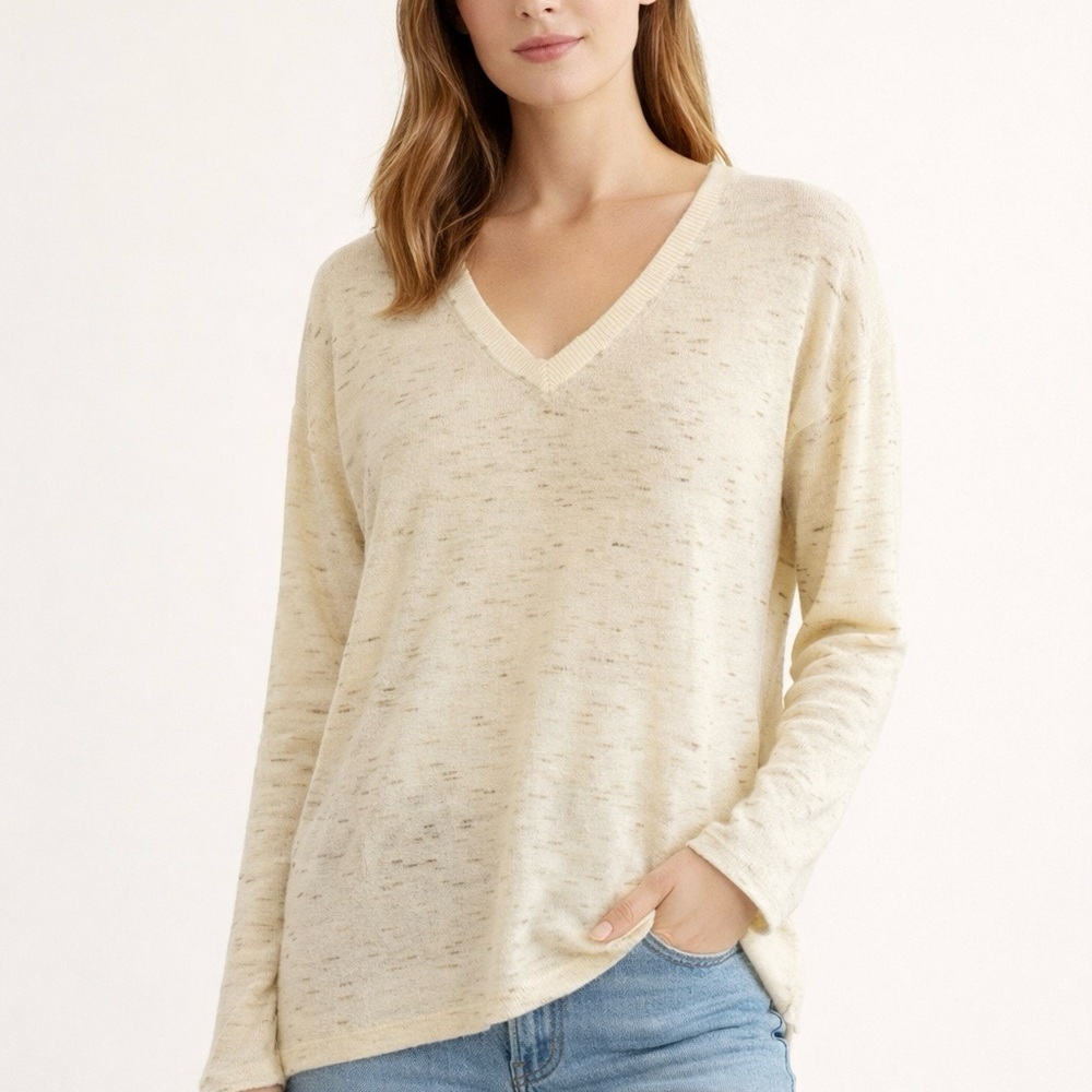 Aritzia Wilfred Cream V Neck Lightweight Sweater XS Oversized